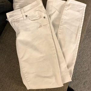 🏴‍☠️SOLD🏴‍☠️White Rugged Denim